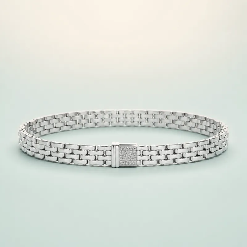 Bismark Double-Curb Chain Bracelet (bright polished silver) - 925 Sterling Silver on seaglass background